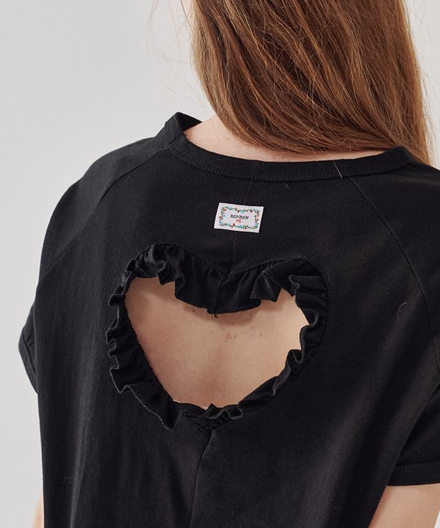 [RONRON] RUFFLE HEART CUT OUT PUFF SLEEVE HALF Tシャツ★ MUSINSA公式 | RONRON RUFFLE HEART CUT OUT PUFF SLEEVE HALF T