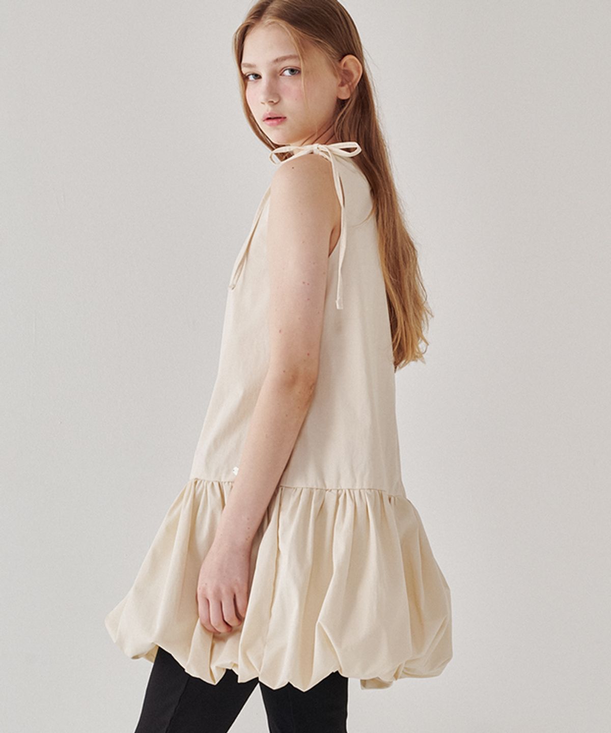 론론(RONRON) SHOULDER STRING PUMPKIN MINI DRESS CREAM