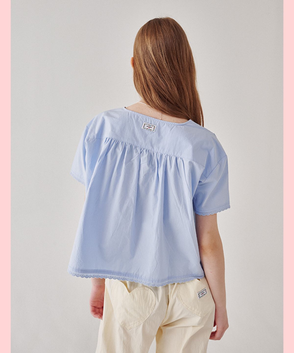 론론(RONRON) TORCHON LACE POINTED V NECK HALF BLOUSE SOFT BLUE