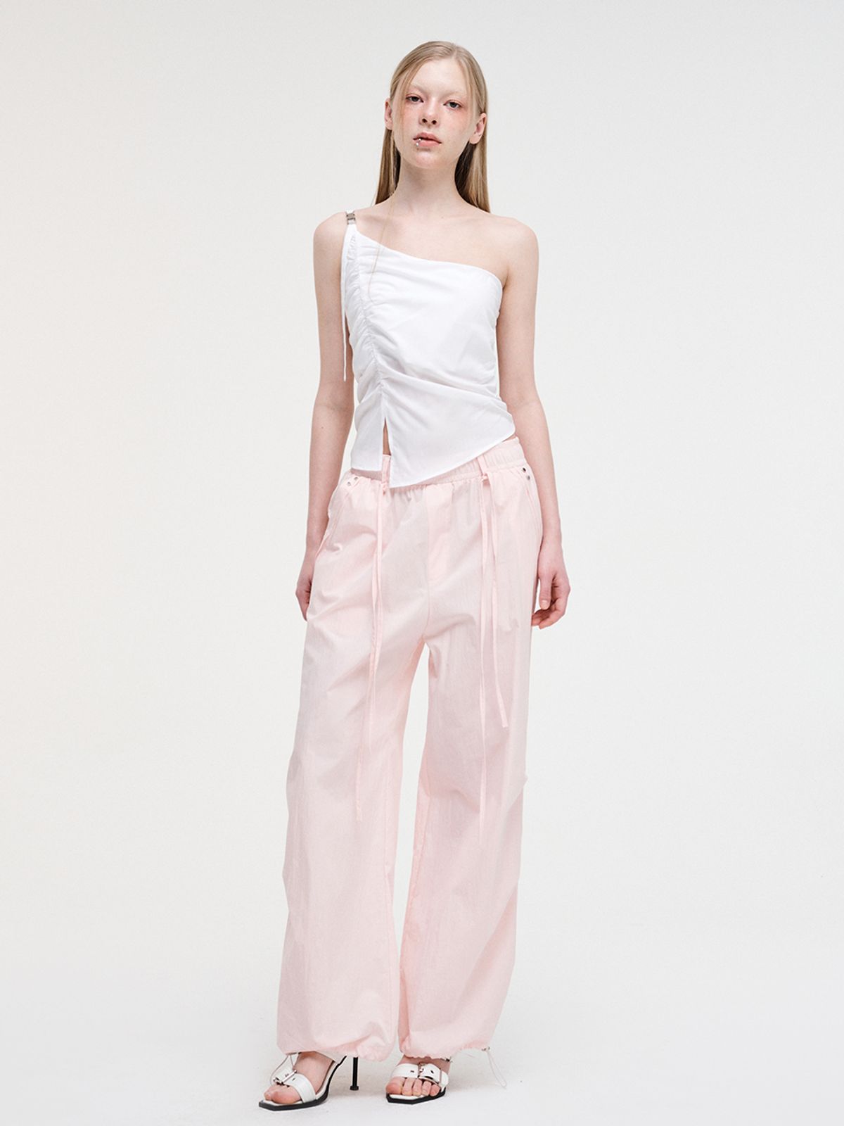 에트몽(ETMON) One Shoulder Buckle Blouse White