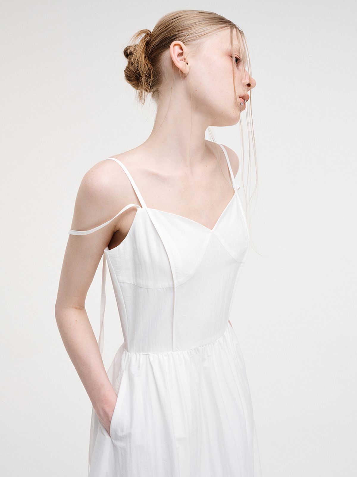 에트몽(ETMON) Slip Pintuck Double Strap Dress White
