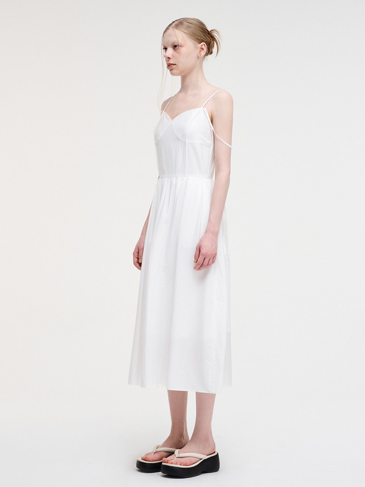 에트몽(ETMON) Slip Pintuck Double Strap Dress White