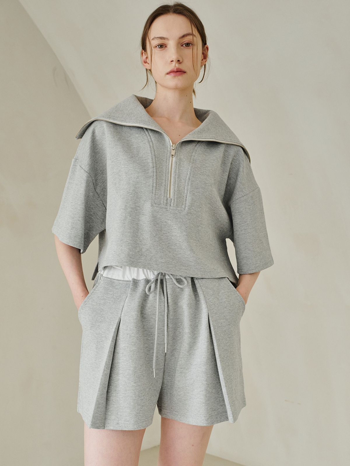 누브(NOUVE) Wide Collar Half Sleeve T-Shirts Set Up - M.Gray