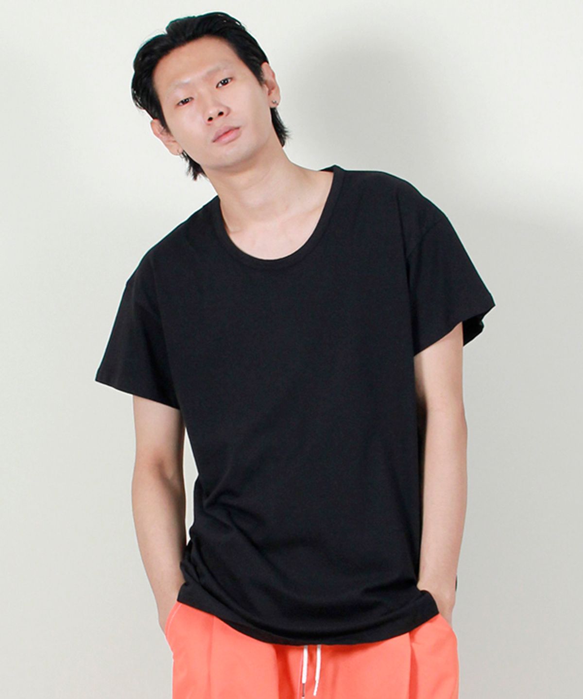 드마크(DEMARC) 30수 유넥 언발란스 반팔 티셔츠 블랙