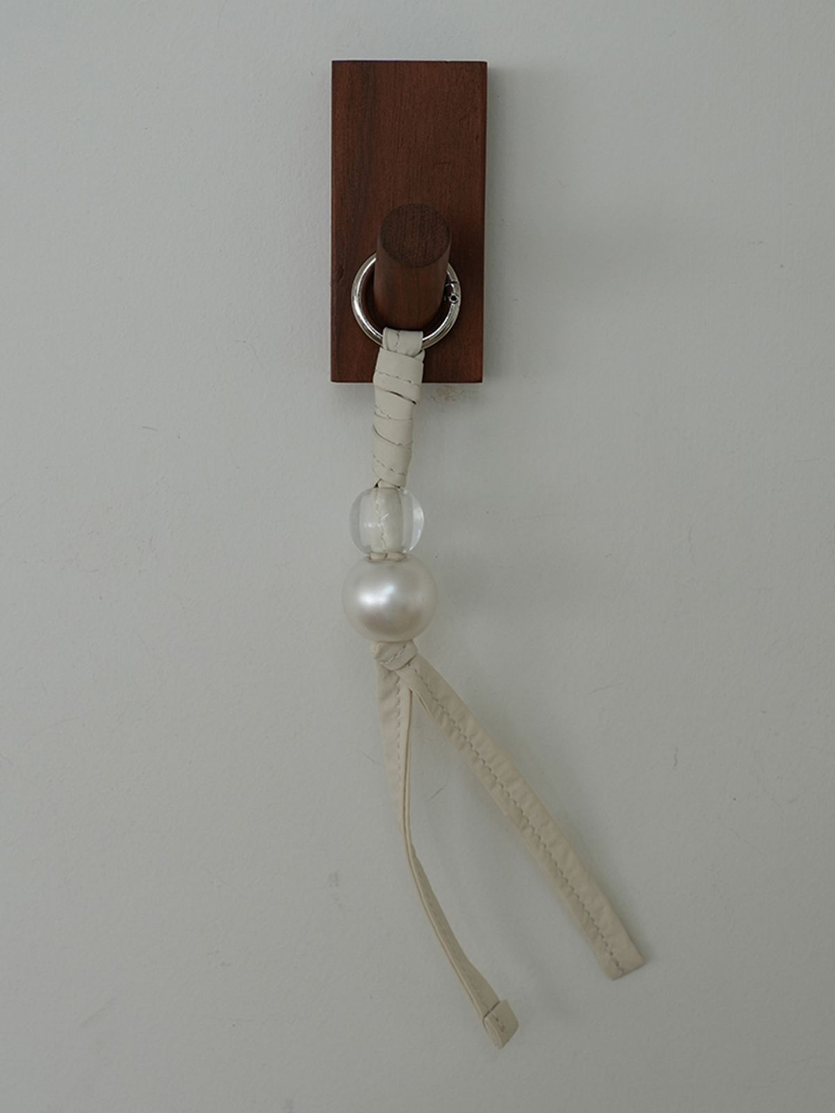 던팩토리(DAWN FACTORY) KNOT KETRING IVORY 매듭키링 아이보리