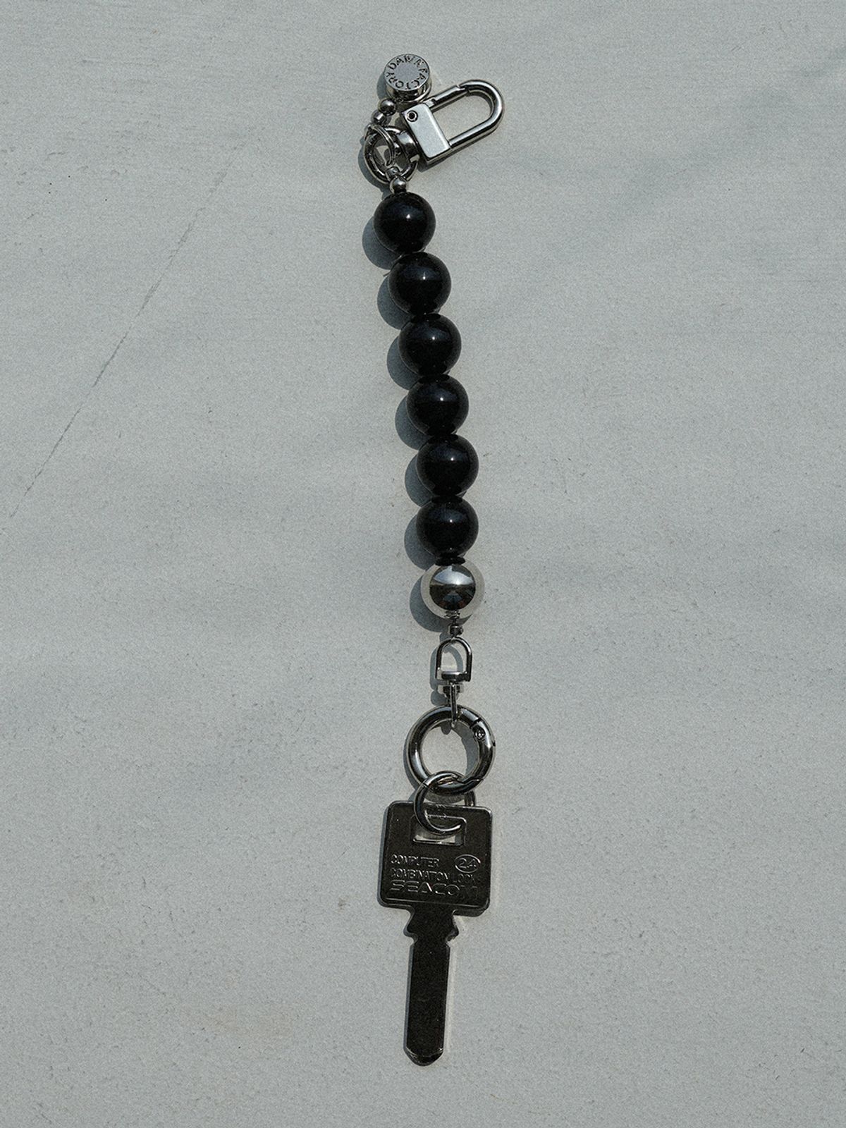 던팩토리(DAWN FACTORY) BEAD KEYRING BLACK 비드키링 블랙