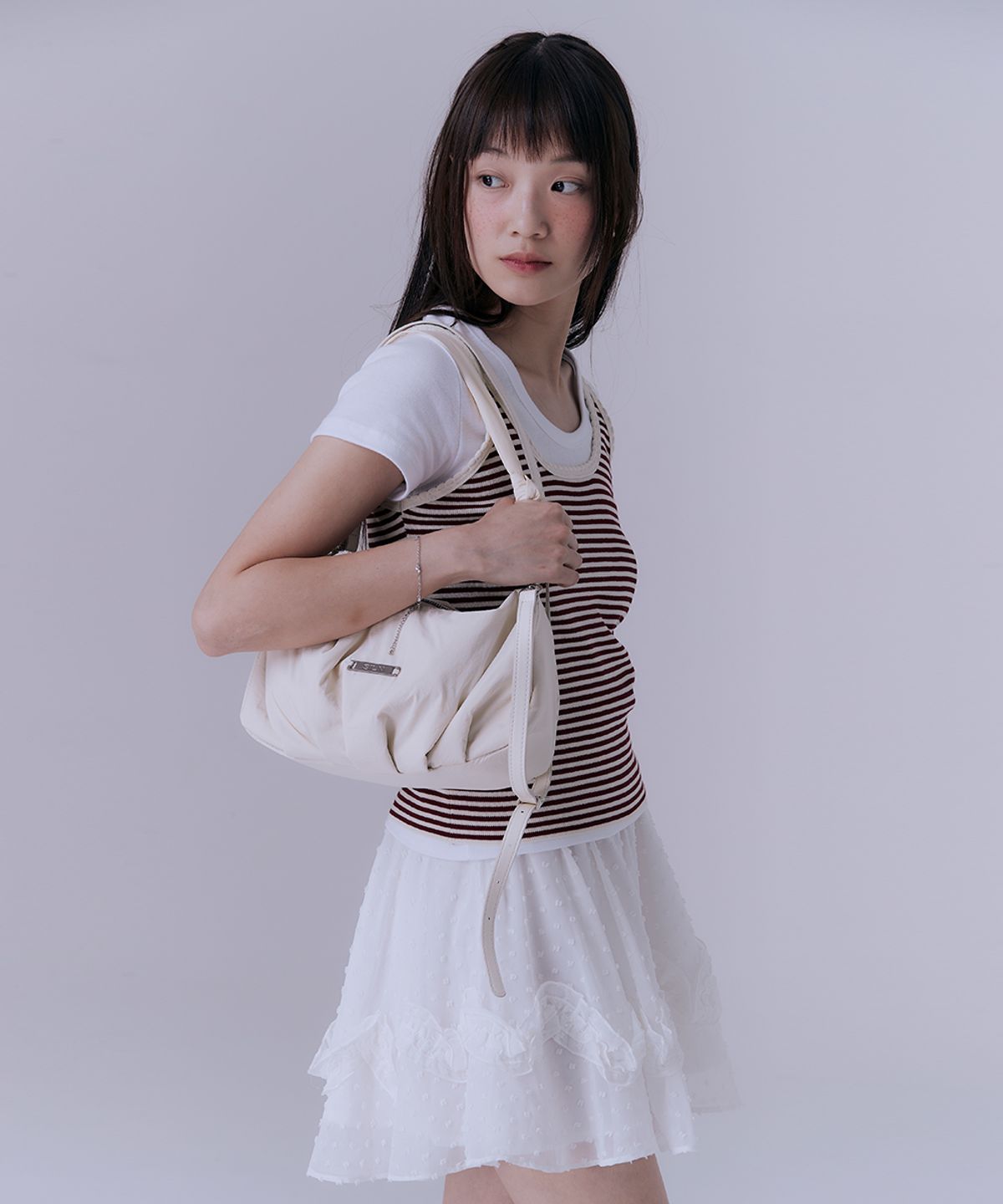 실른(SILN) Shirring nylon shoulder bag (IVORY)