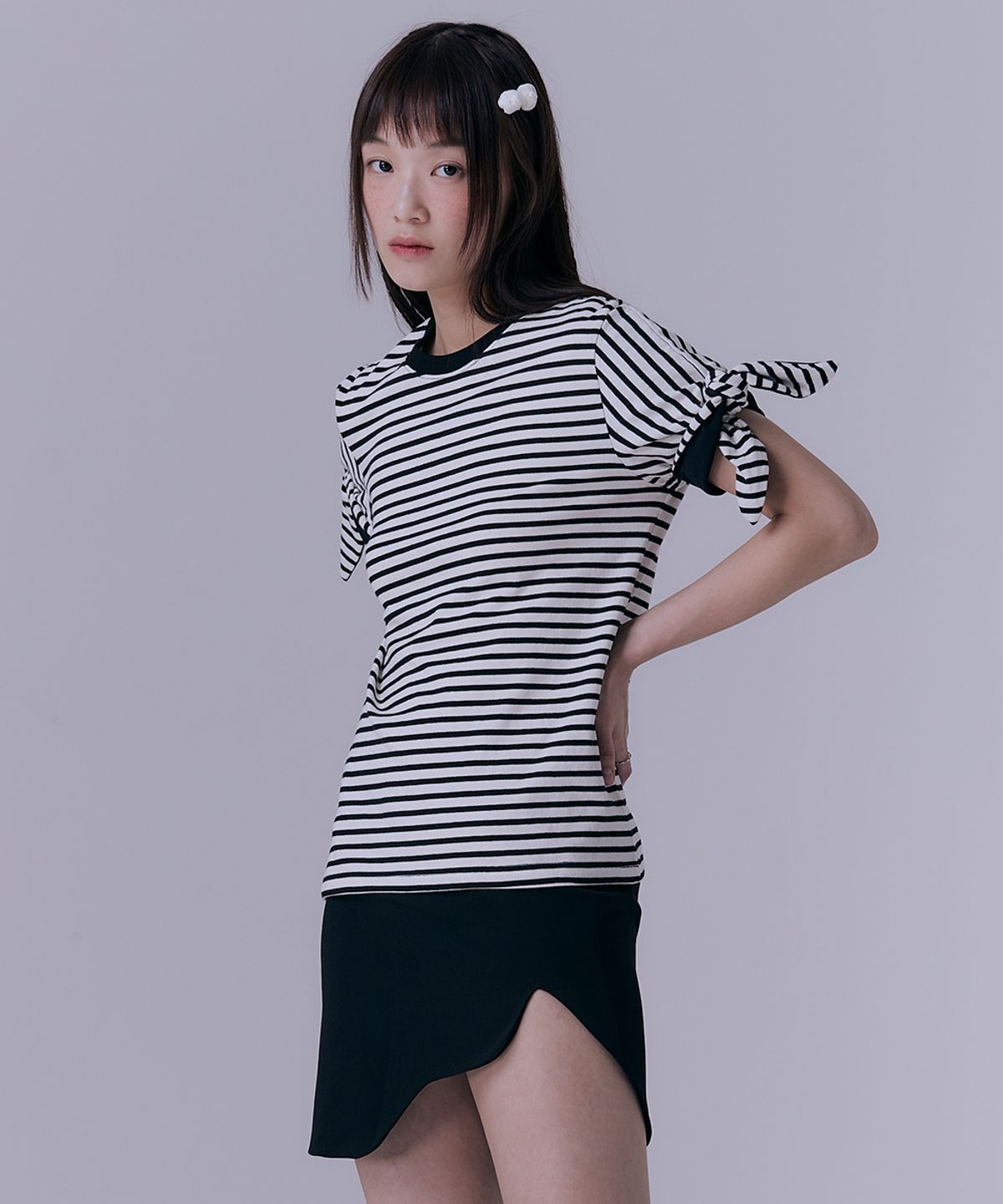 실른(SILN) Stripe knot t-shirt (BLACK)