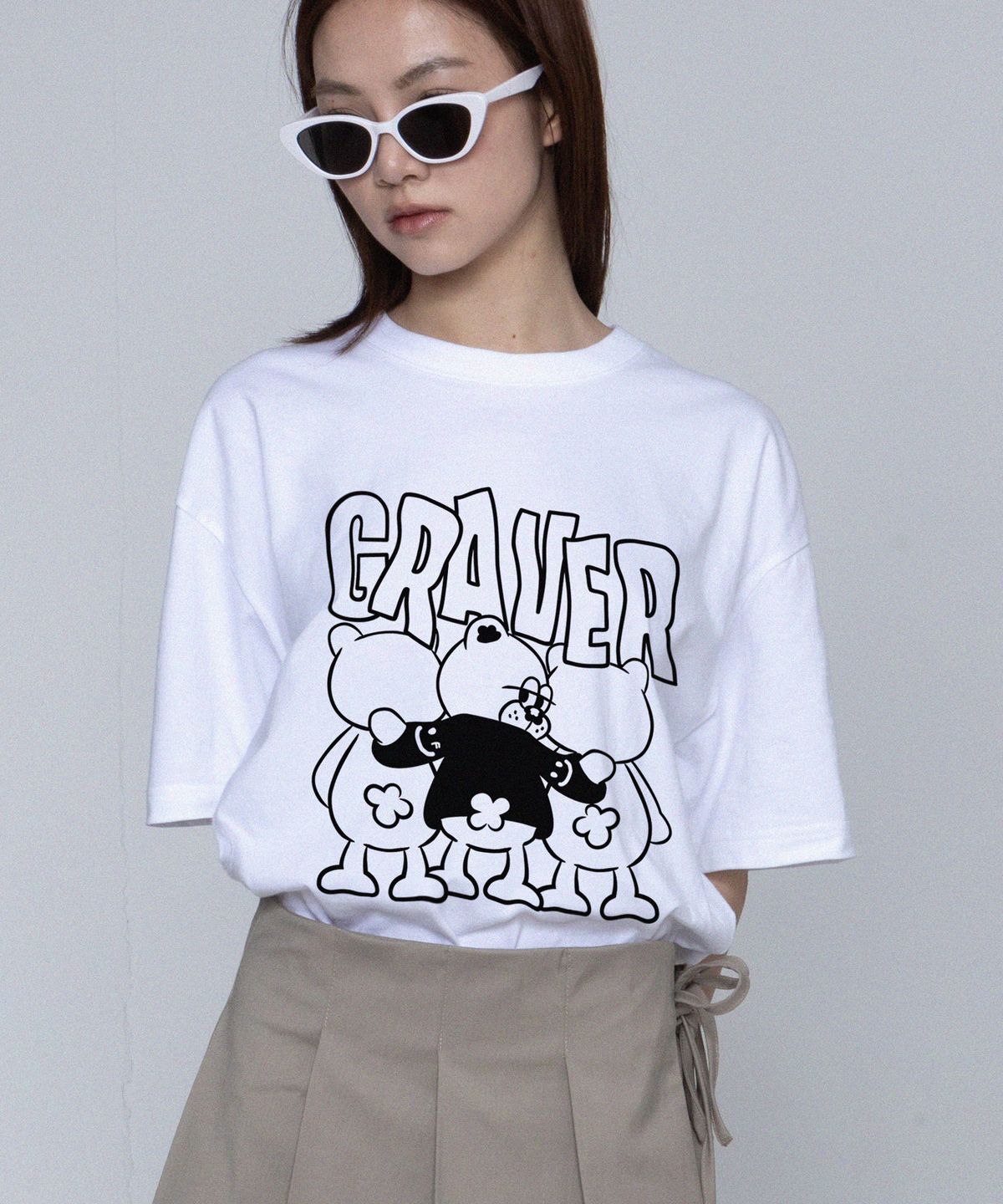 그레이버(GRAVER) [UNISEX]3베어 코믹스 로고 반팔티_화이트
