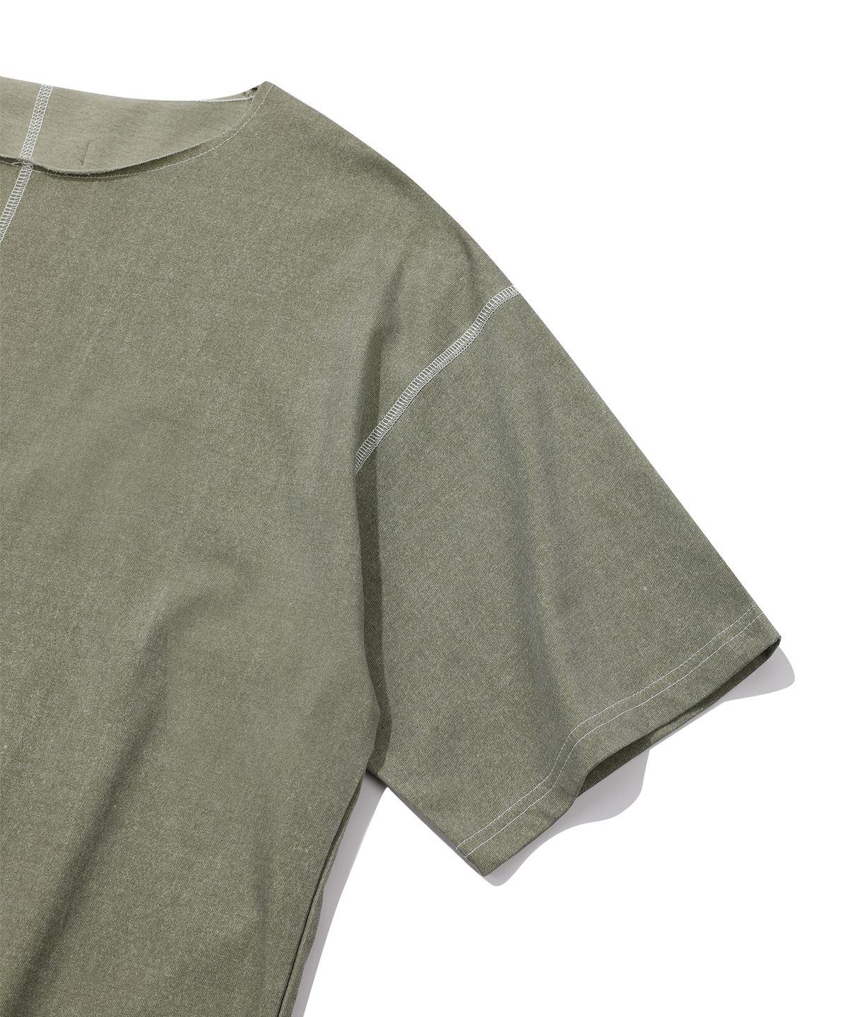 에피소드 언타이틀(EPISODE UNTITLED) PATCH NEEDLE STITCH T-SHIRT_KHAKI