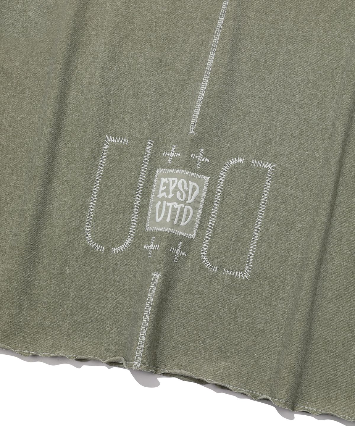 에피소드 언타이틀(EPISODE UNTITLED) PATCH NEEDLE STITCH T-SHIRT_KHAKI