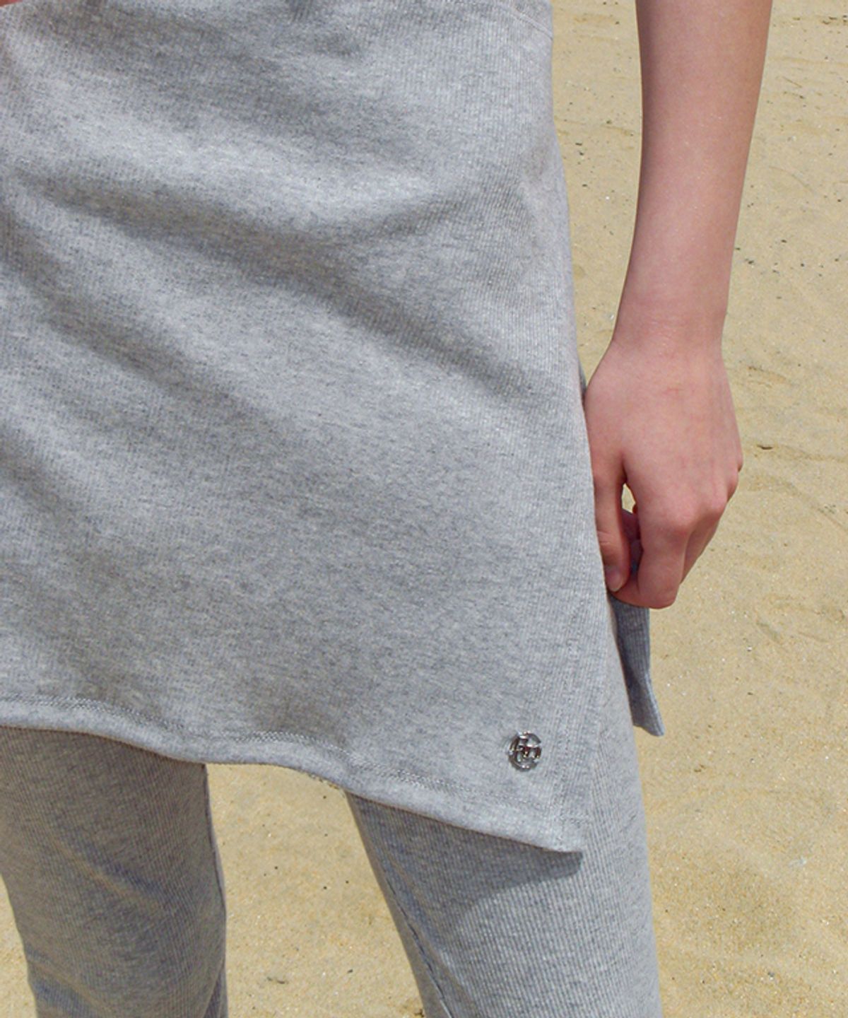 론론(RONRON) LOGO LAYERED GOLGI LAP SKIRT GREY