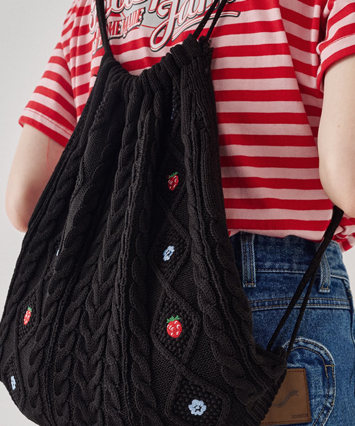 론론(RONRON) RASPBERRY STRING KNIT BAG BLACK