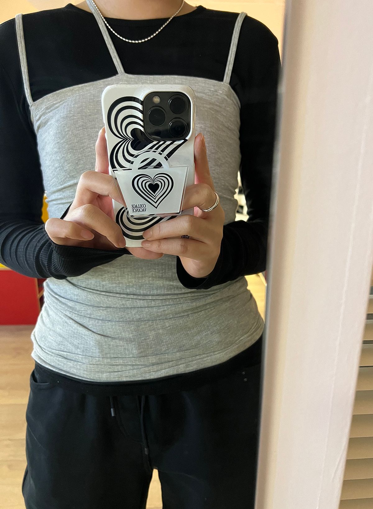 꼴라주바캉스(COLLAGEVACANCE) Stripe Heart Hard Case (폰케이스)-2color