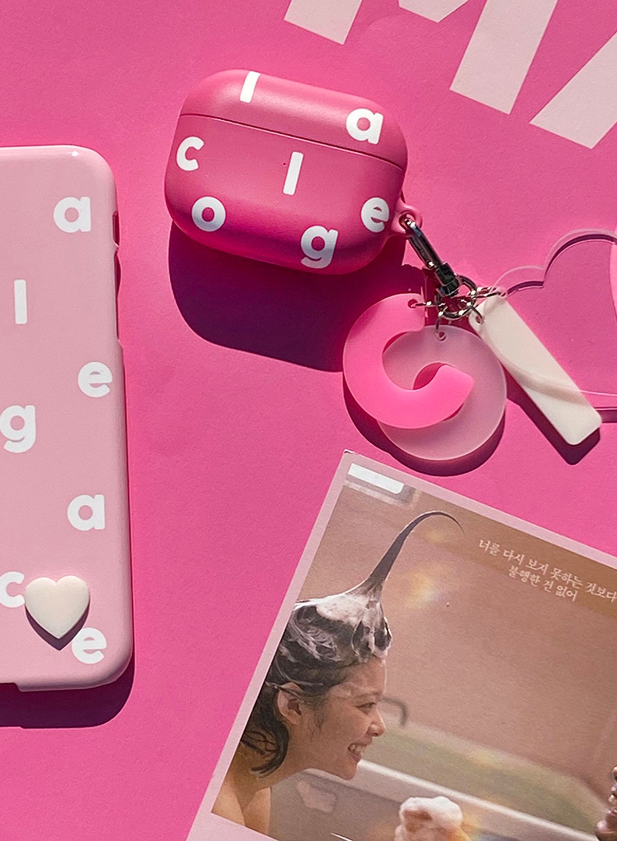 꼴라주바캉스(COLLAGEVACANCE) Logo Alphabet Airpods Case (에어팟케이스)-Pink