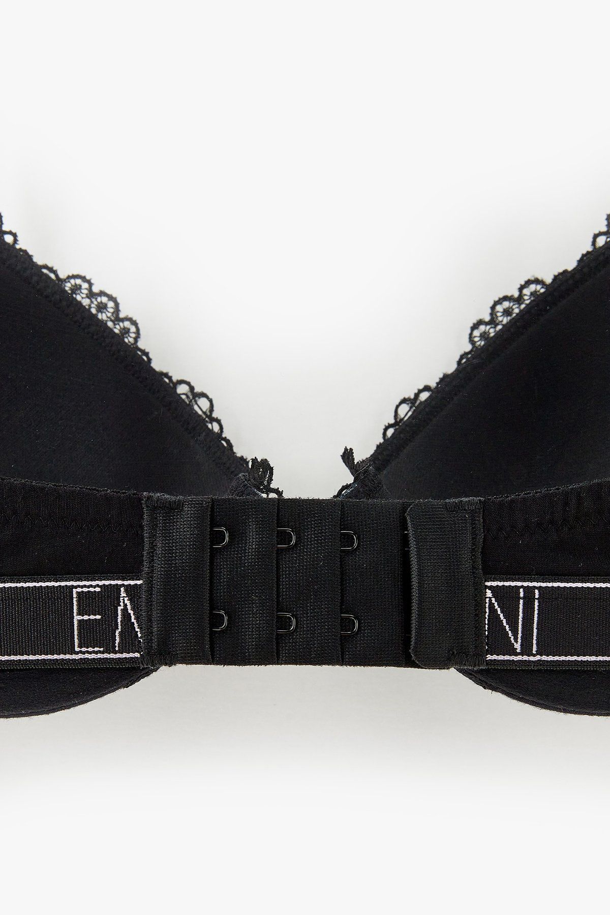 엠포리오 아르마니 언더웨어(EMPORIO ARMANI UNDERWEAR) 플라워 자수 내추럴 푸쉬업 브라_블랙_0824185515