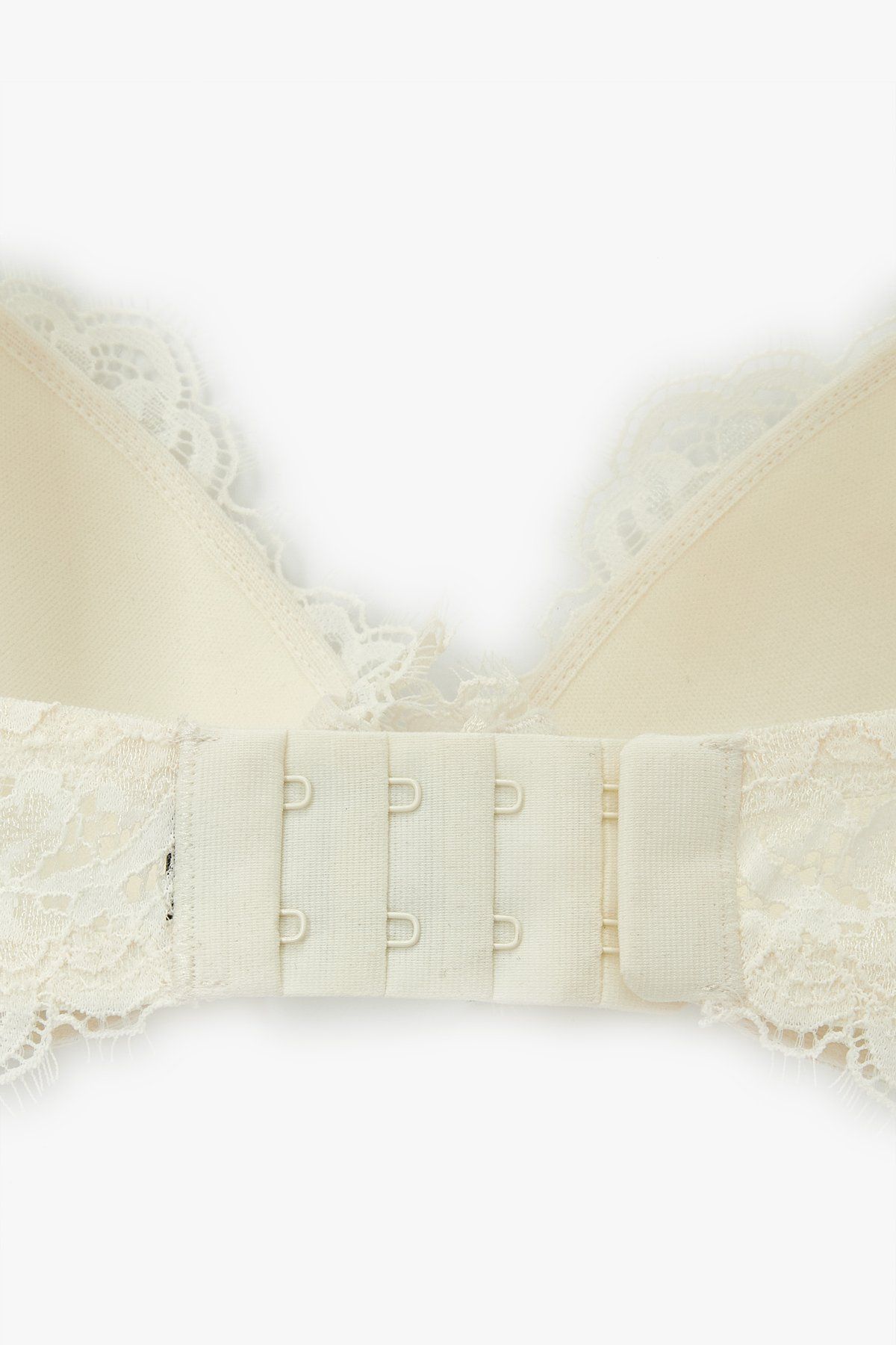 엠포리오 아르마니 언더웨어(EMPORIO ARMANI UNDERWEAR) 여성 플라워 레이스 내추럴 푸쉬업 브라_크림_0824185513