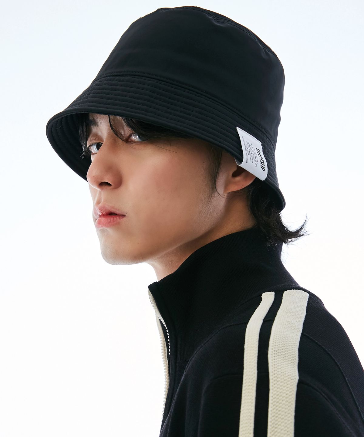 슬리피슬립(SLEEPYSLIP) SATIN BLACK BUCKET HAT