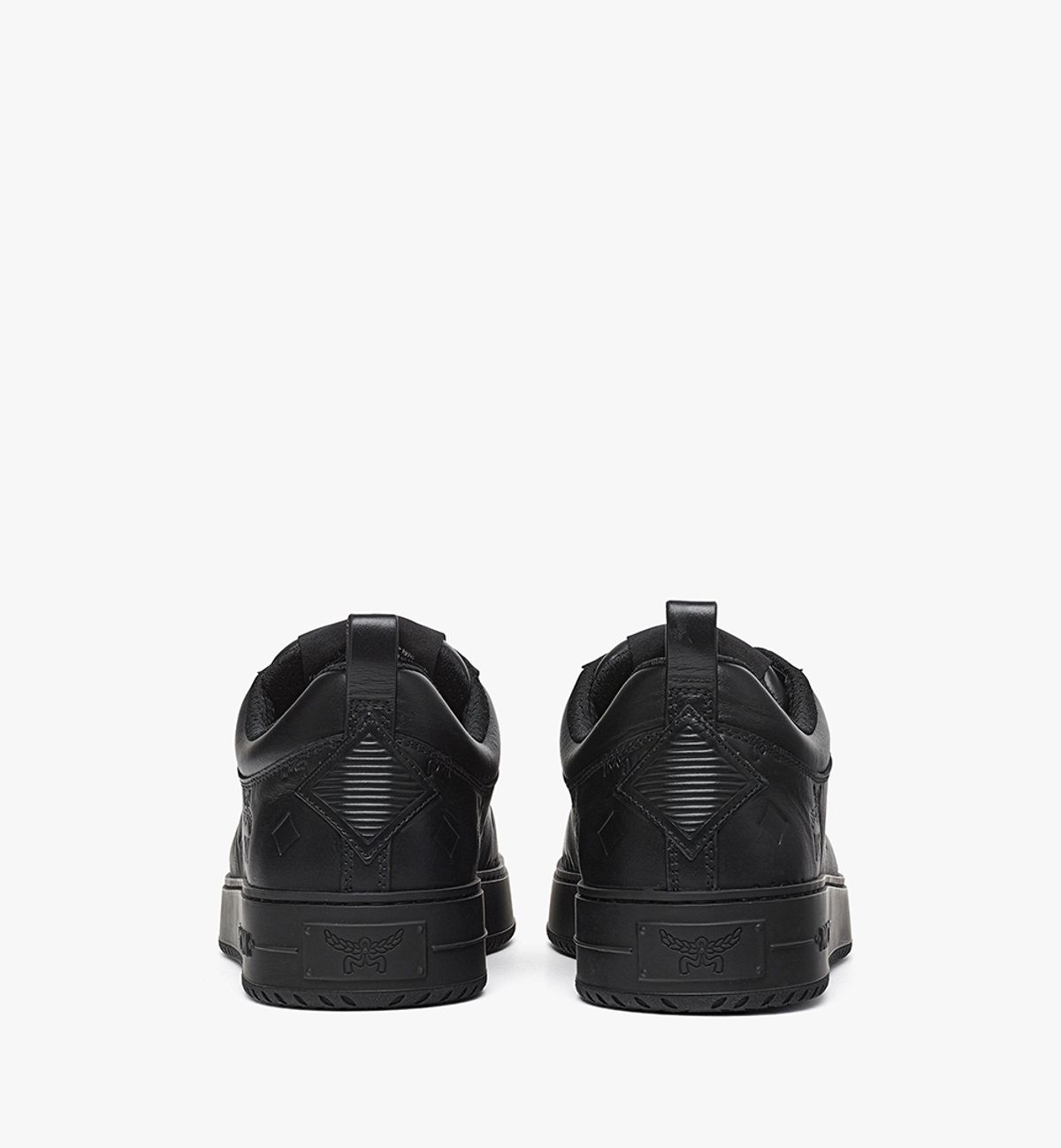 엠씨엠(MCM) 모노그램 레더 네오 터레인 로 스니커즈 MEXEAAJ01BK