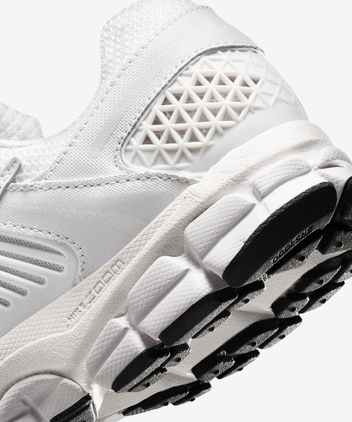 나이키(NIKE) 줌 보메로 5 W - 화이트:블랙:세일:베스트 그레이 / FQ7079-100