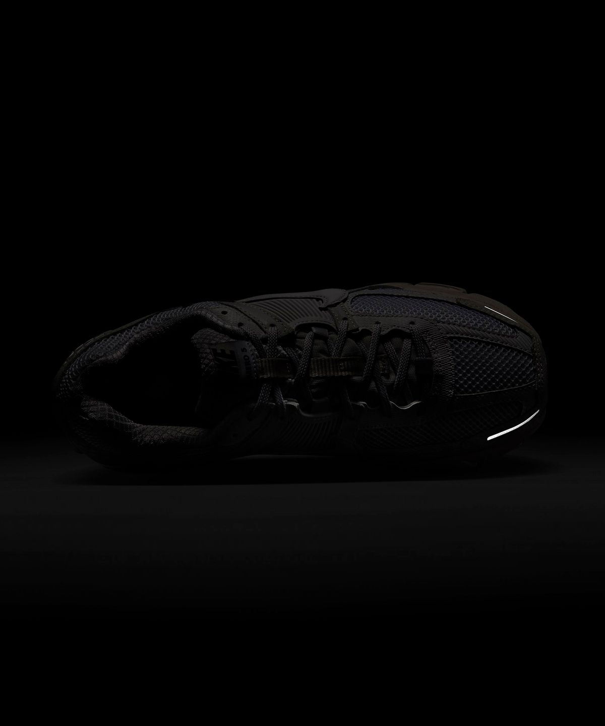 나이키(NIKE) 줌 보메로 5 W - 화이트:블랙:세일:베스트 그레이 / FQ7079-100