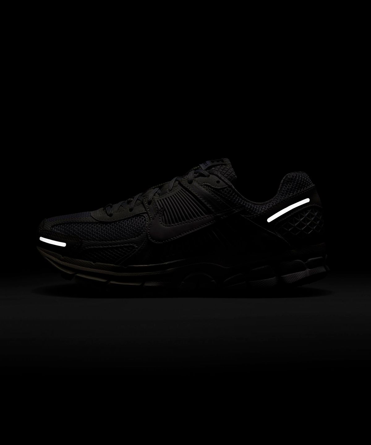 나이키(NIKE) 줌 보메로 5 W - 화이트:블랙:세일:베스트 그레이 / FQ7079-100
