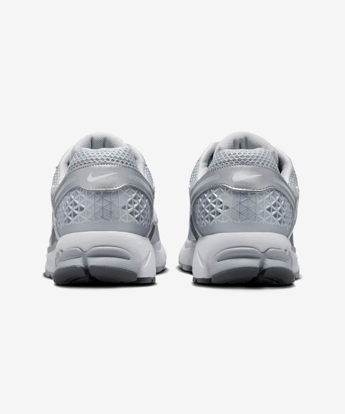 나이키(NIKE) 줌 보메로 5 M - 울프 그레이:메탈릭 실버:쿨 그레이:화이트 / FJ4151-003