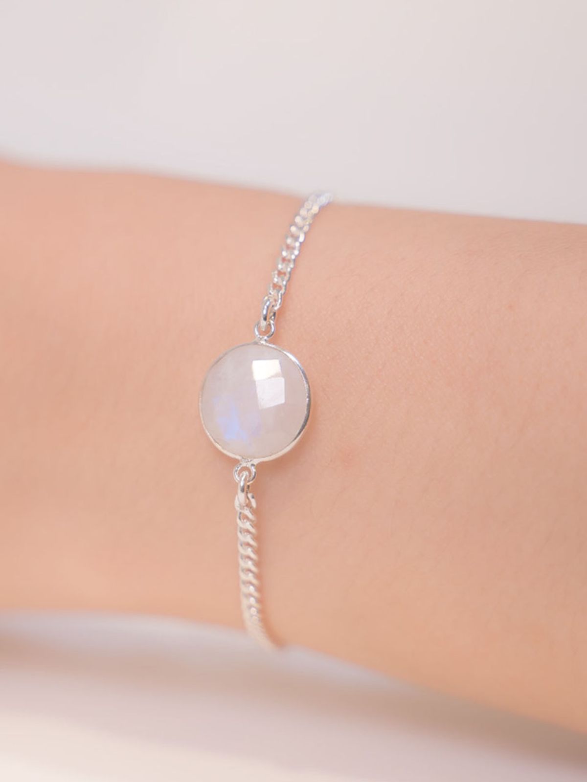 하랑(HARANG) HR 58B_Round Cut Moonstone Bracelet