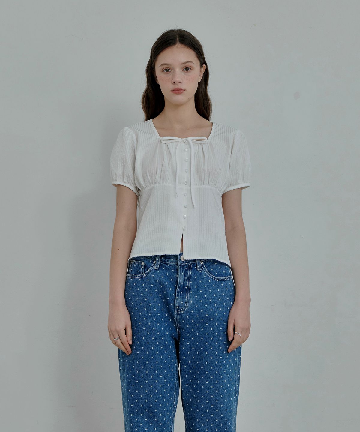 판도라핏(PANDORAFIT) Bunny Button Half Blouse