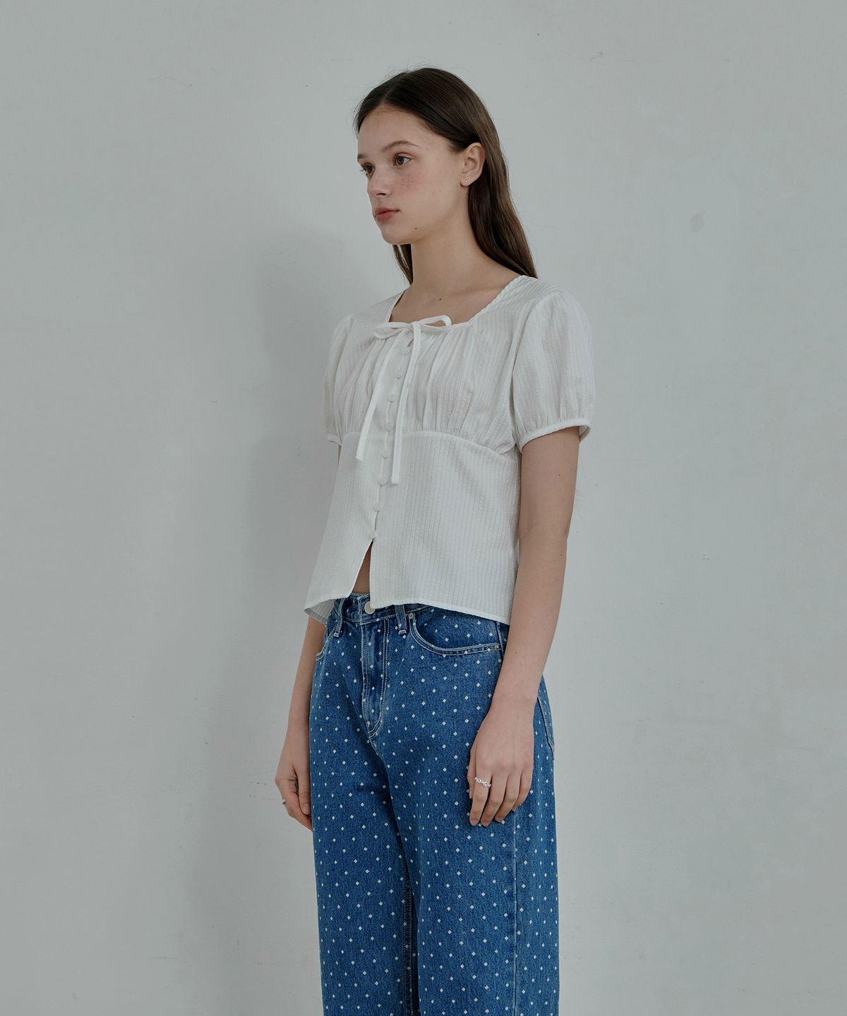 판도라핏(PANDORAFIT) Bunny Button Half Blouse