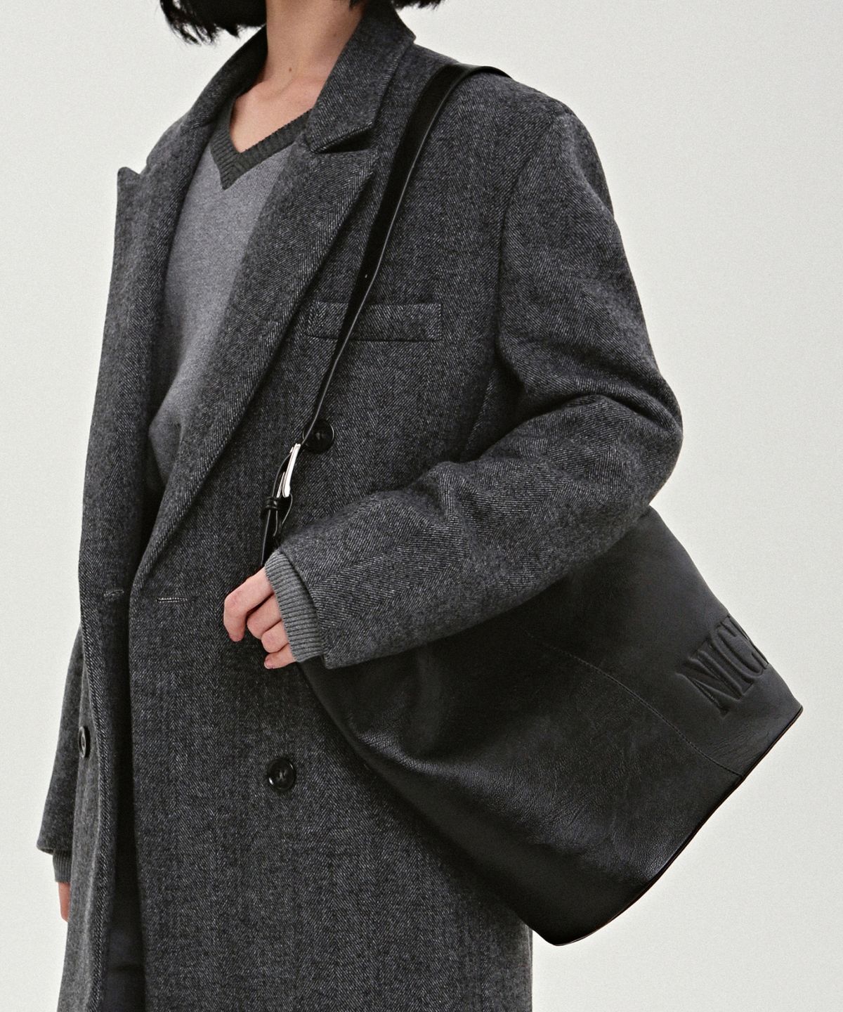 닉앤니콜(NICK&NICOLE) NICOLE LEATHER BUCKLE BUCKET BAG_BLACK