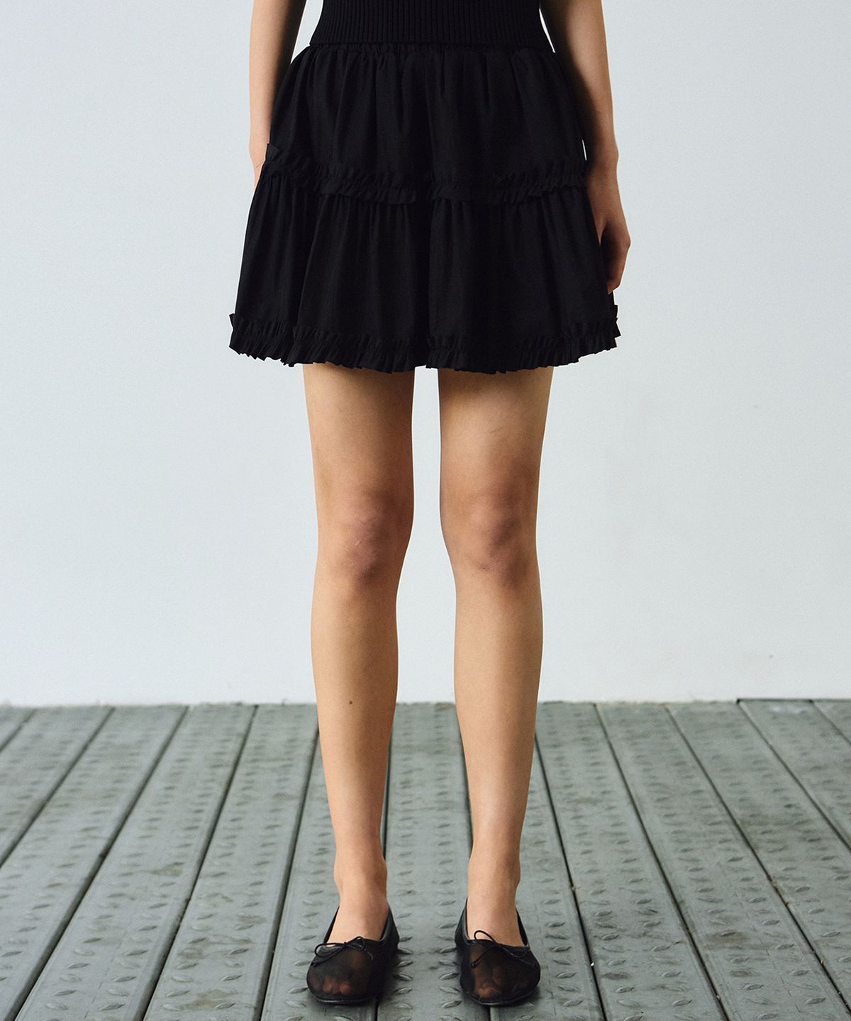 닉앤니콜(NICK&NICOLE) TRENDY RUFFLE MINI SKIRT_BLACK