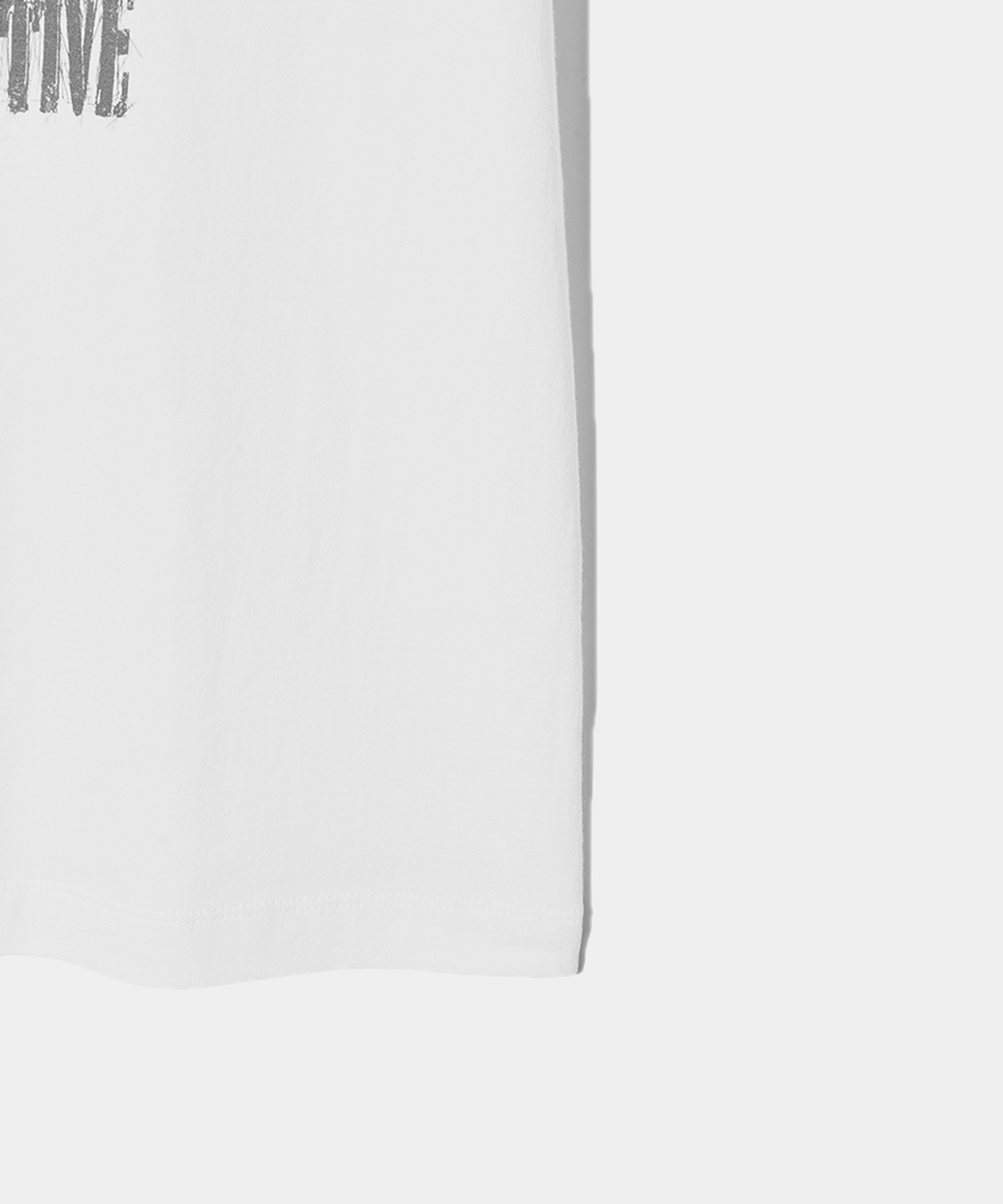 메종미네드(MAISON MINED) DOODLE HEART HALF T WHITE RED