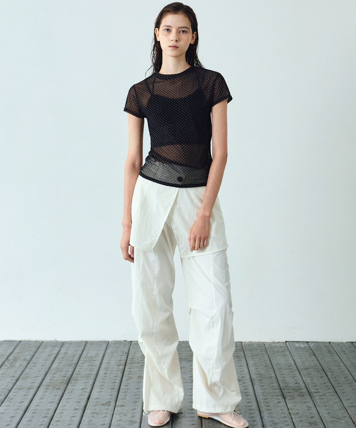 닉앤니콜(NICK&NICOLE) DOTS MOCK NECK HALF TOP_BLACK