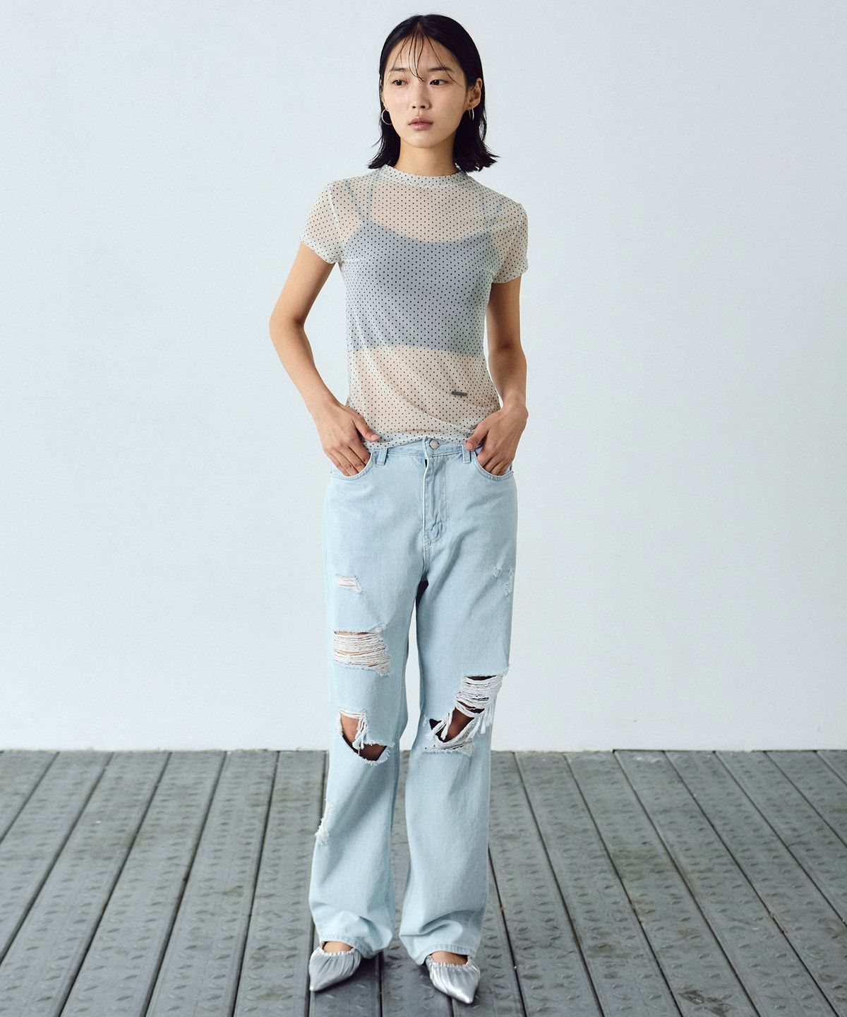 닉앤니콜(NICK&NICOLE) DOTS MOCK NECK HALF TOP_IVORY