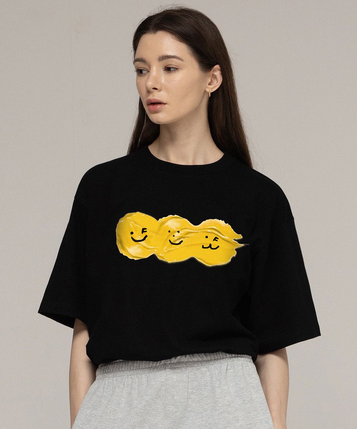 그레이버(GRAVER) [UNISEX]패인팅 3스마일 반팔티_블랙