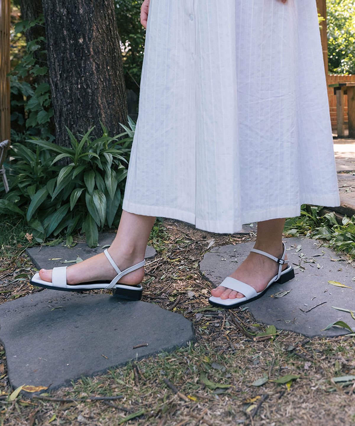 에펠클래식(EIFFELCLASSIC) Anna Strap Sandals_ black, white 안나 스트랩 샌들 2cm