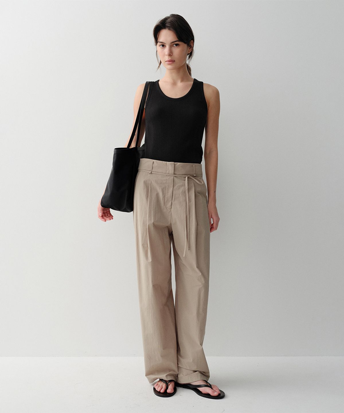 이아(EAAH) SS HIGHWAISTED TUCK PANTS (BEIGE)