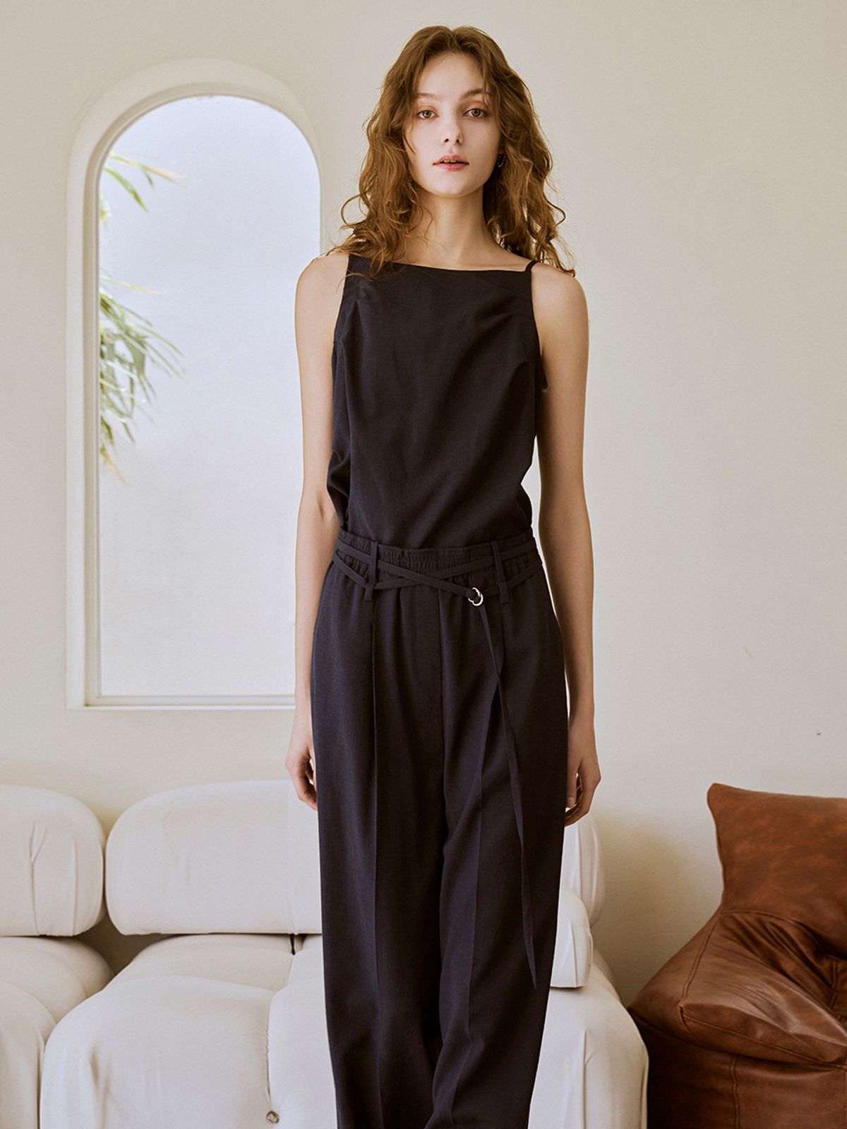 헌치(HUNCH) Sleeveless two piece like jumpsuit