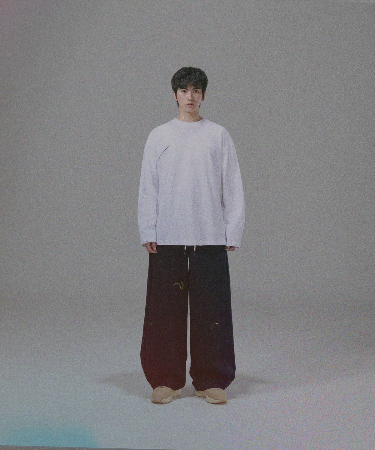 팬쇼(FANSHOW) OVERFIT LONG SLEEVE - WHITE