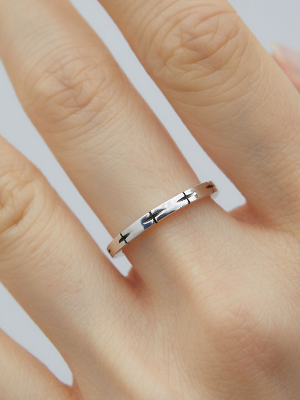 [BYWEEKEND]韓国 Mini croissant ring おしゃれ 関税込 かわいい MUSINSA公式 | BYWEEKEND Mini cross ring