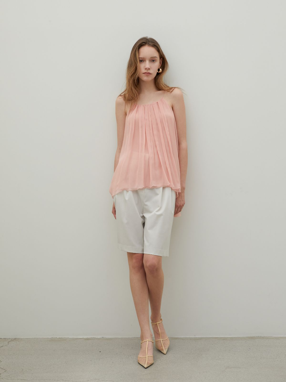 분닥세인츠(THE BOONDOCK SAINTS) Pleated Wool-blend Shorts Bone White