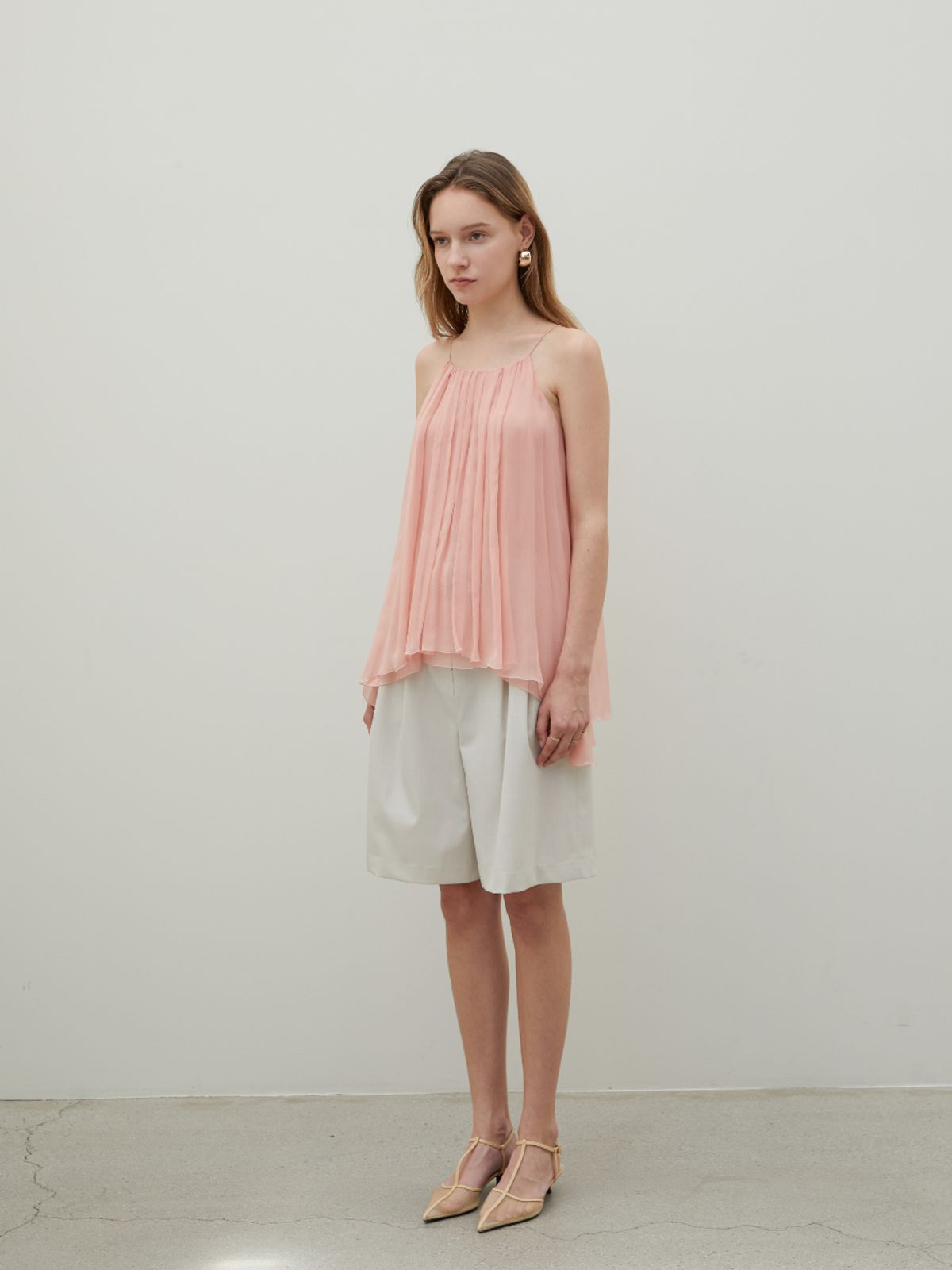 분닥세인츠(THE BOONDOCK SAINTS) Pleated Wool-blend Shorts Bone White