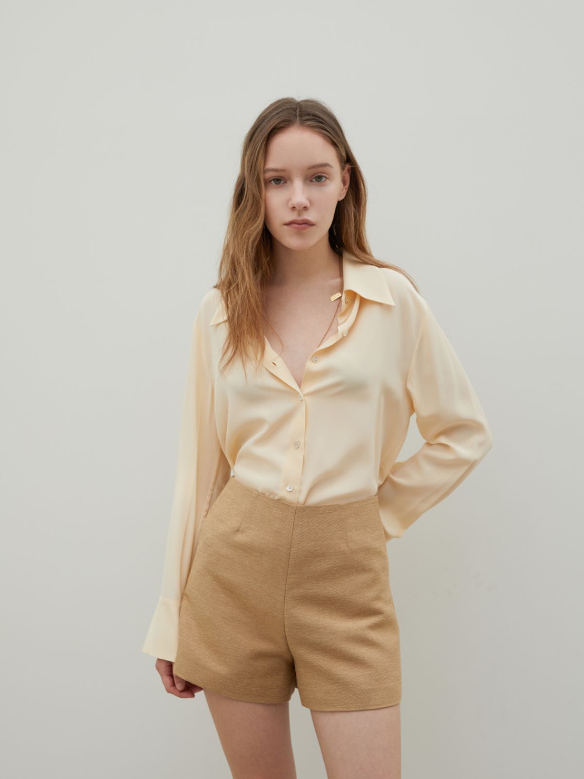 분닥세인츠(THE BOONDOCK SAINTS) Textured Silk Shorts Camel