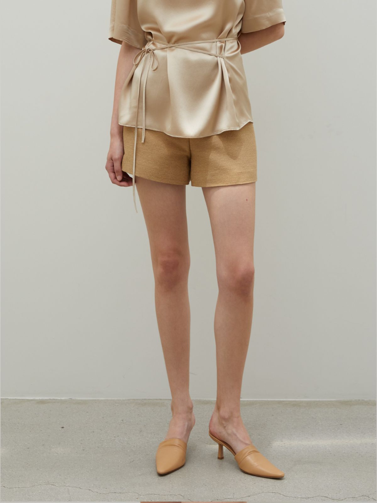 분닥세인츠(THE BOONDOCK SAINTS) Textured Silk Shorts Camel
