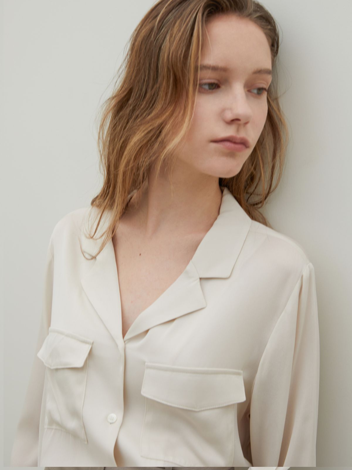 분닥세인츠(THE BOONDOCK SAINTS) Pocket Detail Silk Blouse Coconut