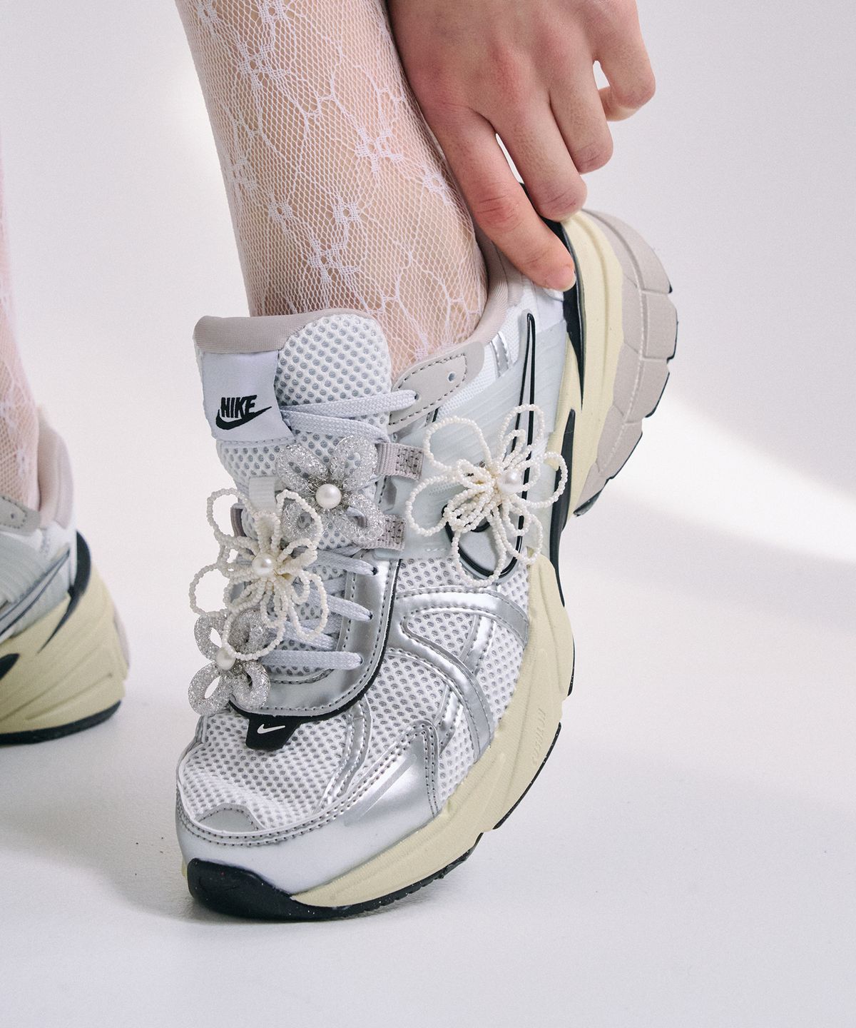 하스(HAS) HSU028 White flower pearl shoes charms