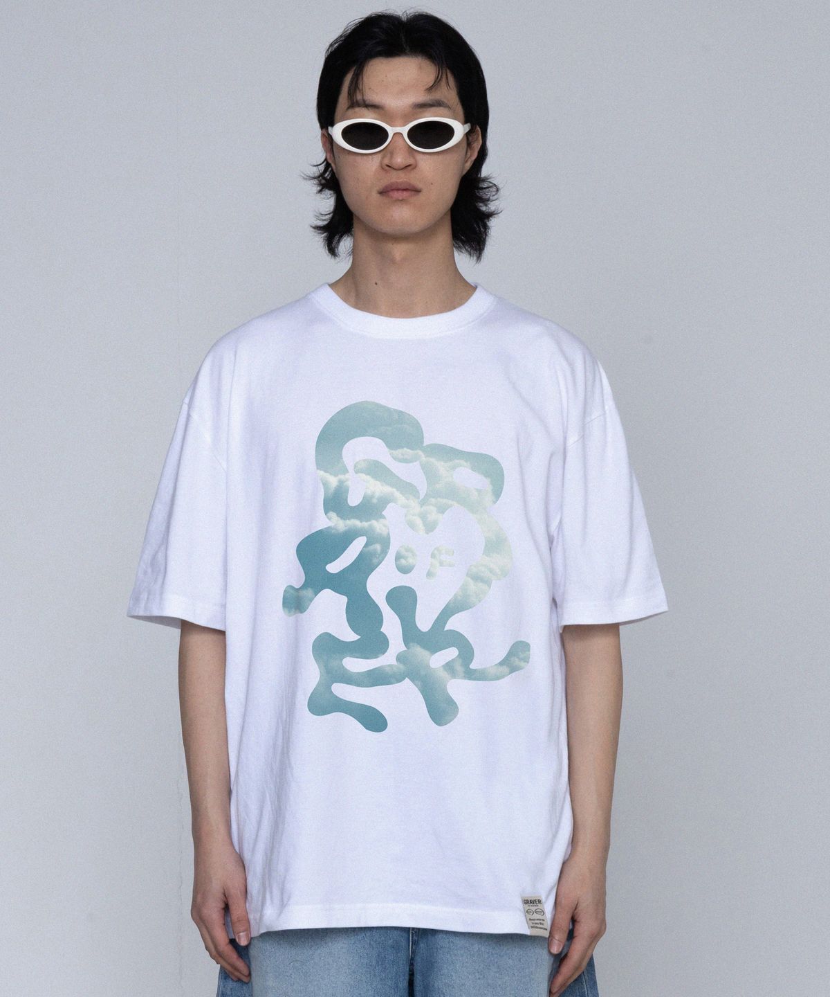 그레이버(GRAVER) [UNISEX]그래피티 구름 로고 반팔티_화이트