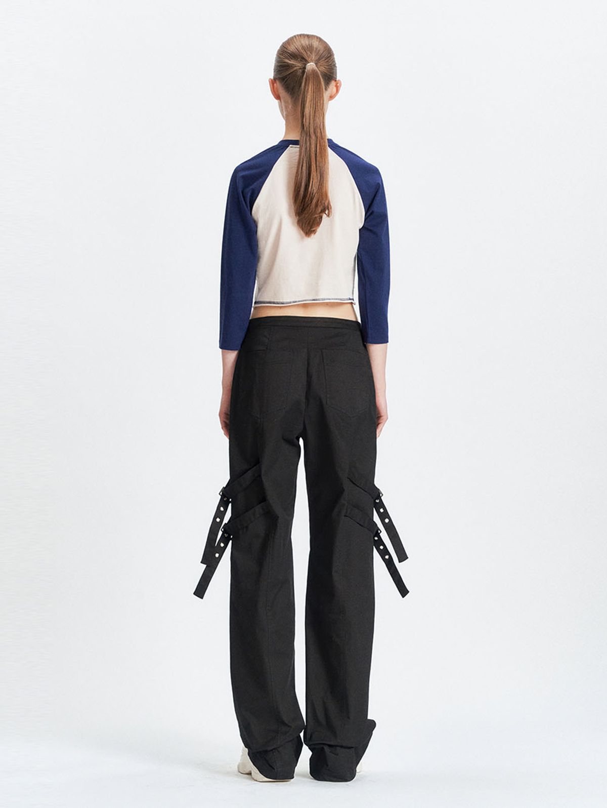 뚜오미오(TUOMIO) CROPPED RAGLAN LONG SLEEVES [IVORY]