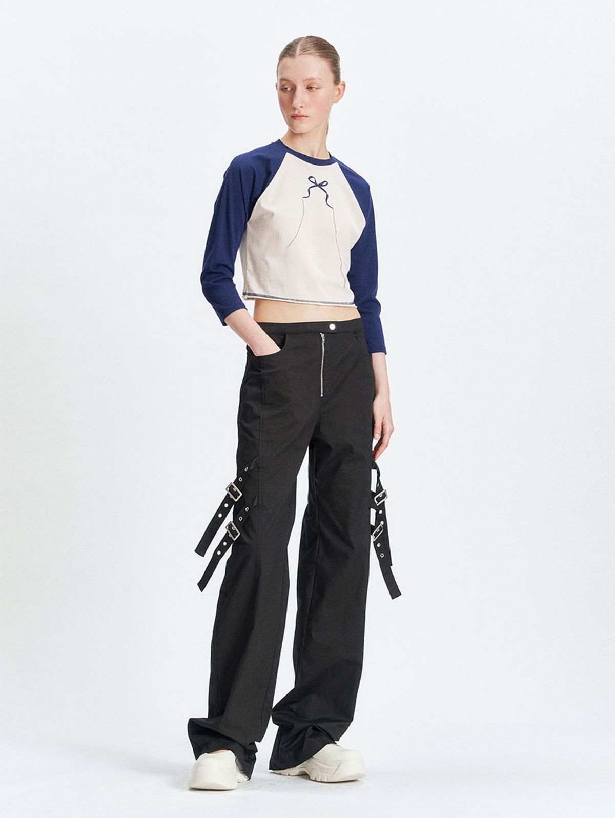 뚜오미오(TUOMIO) CROPPED RAGLAN LONG SLEEVES [IVORY]